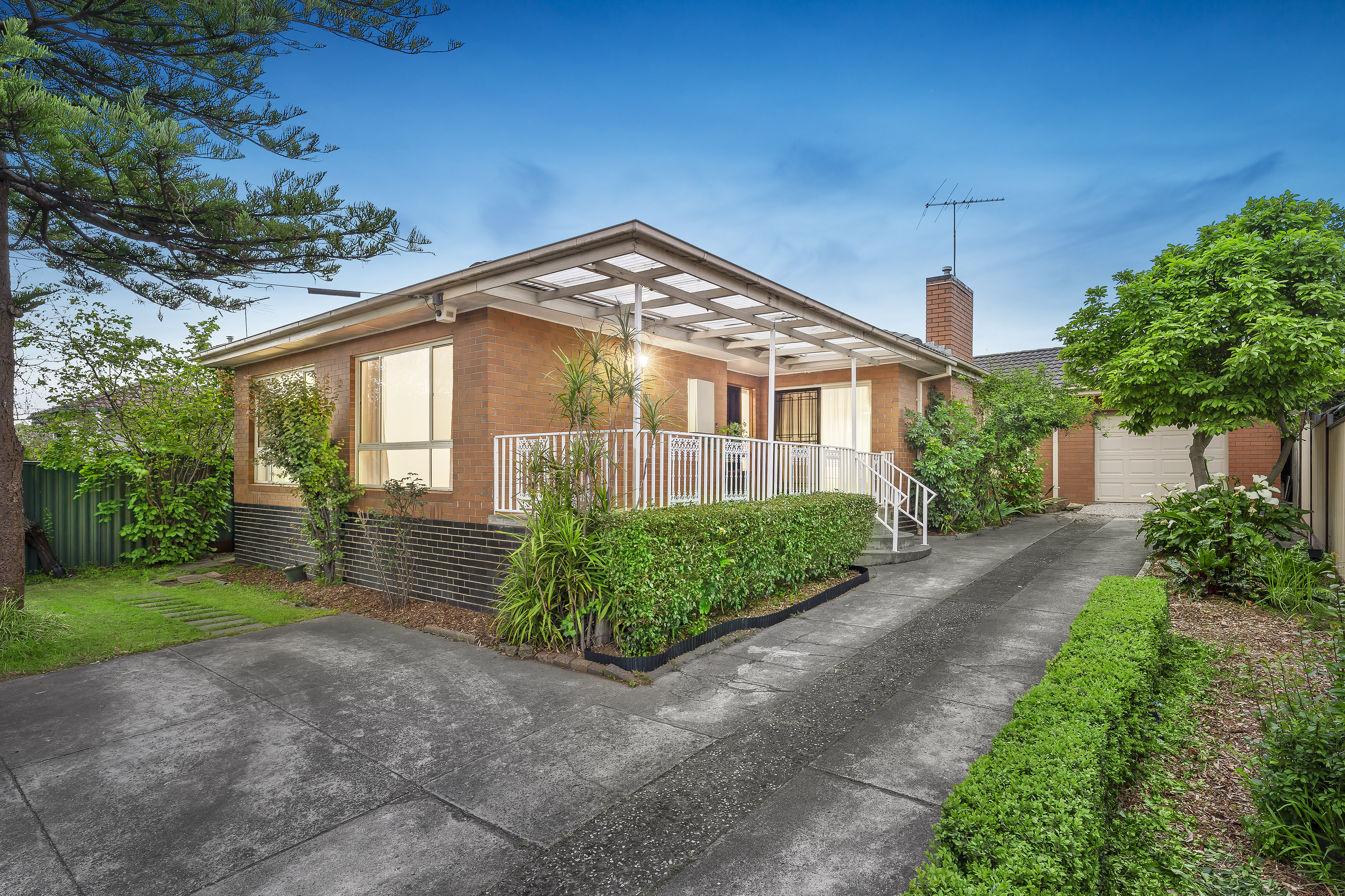 2 HINKLER AV, MACLEOD VIC 3085, 0 Kuwarto, 0 Banyo, House