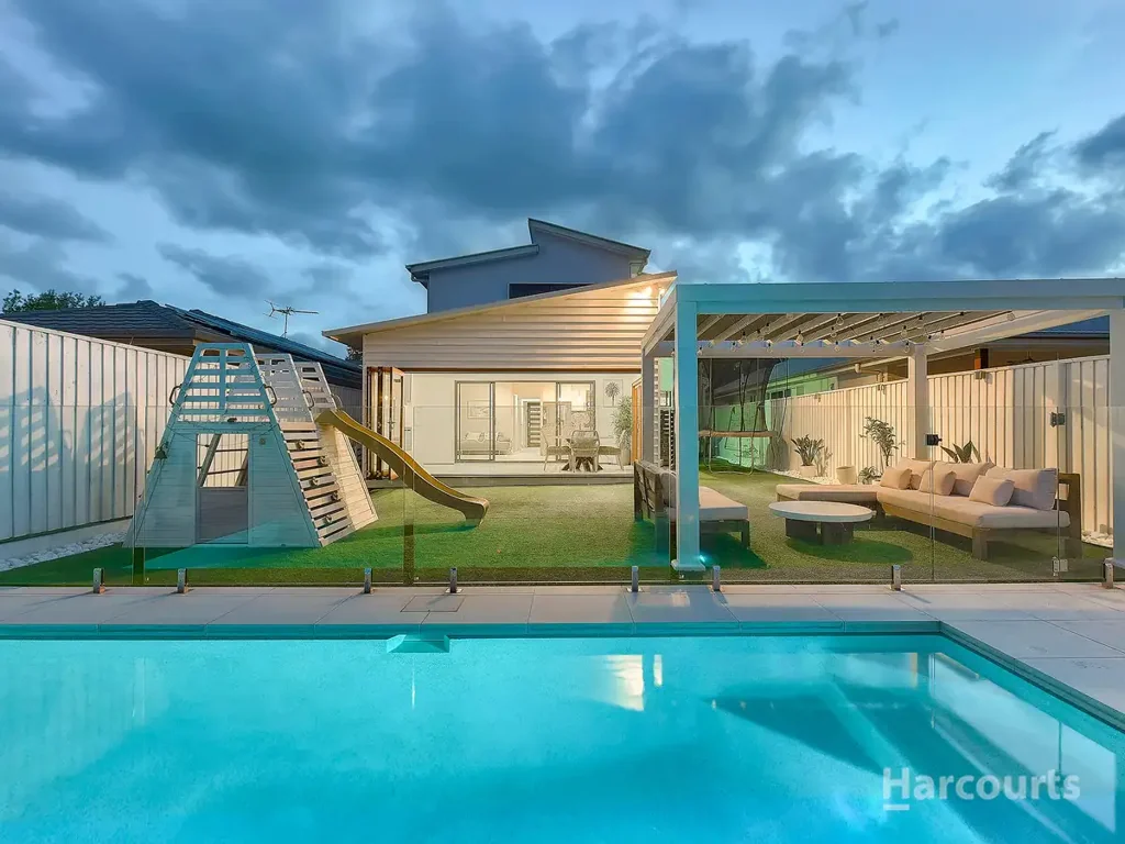 Fitzgibbon 4Moenga Stylish Family Sanctuary With Pool — A Rare Find in Fitzgibbon