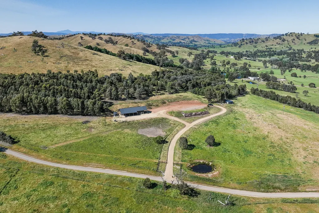 Bonnie Doon Lake Life Starts Here - 85 Acres with Stunning Views, Huge Shed & Approved Plans