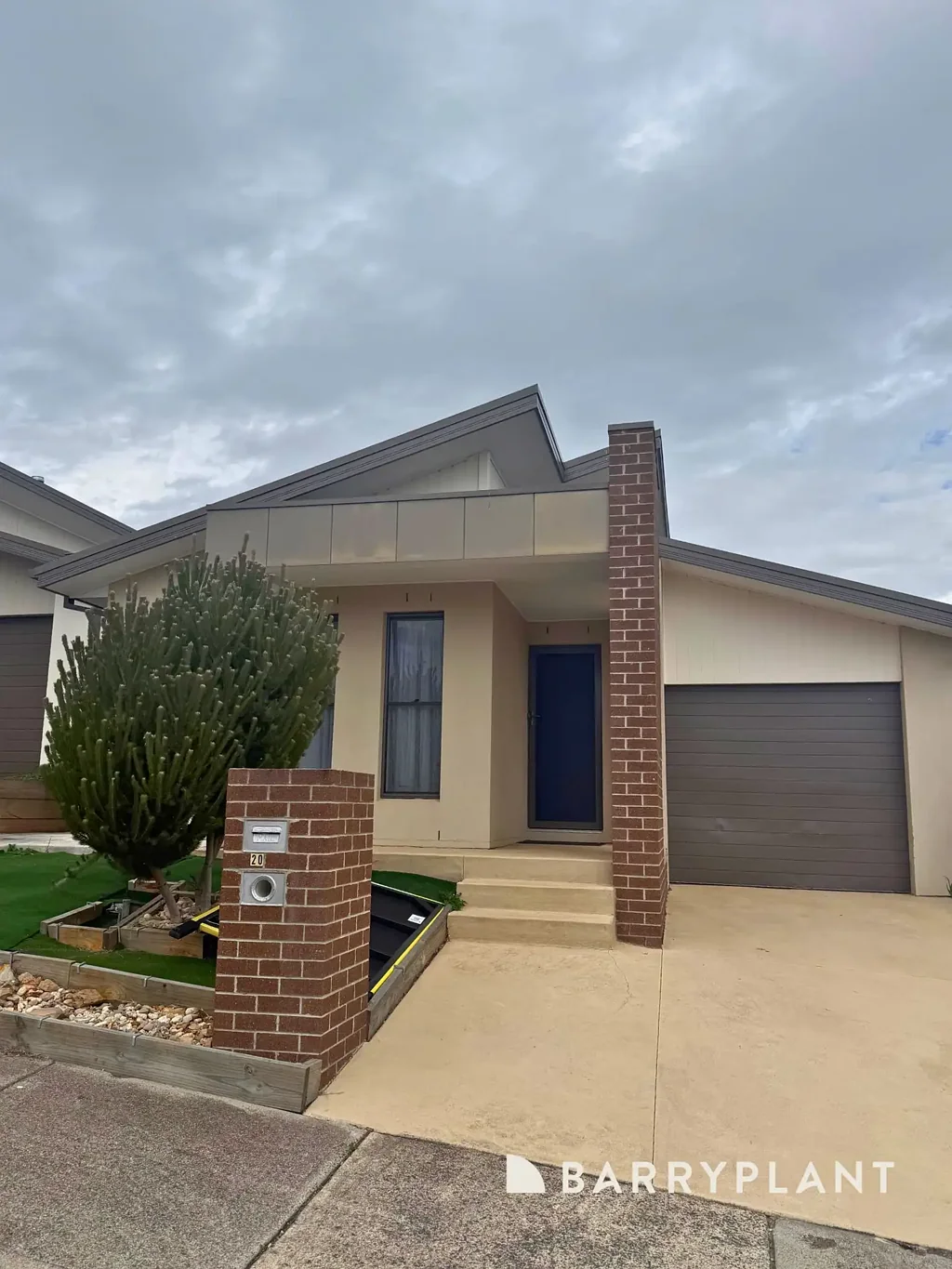 Immaculate & Low Maintenance in Laurimar!