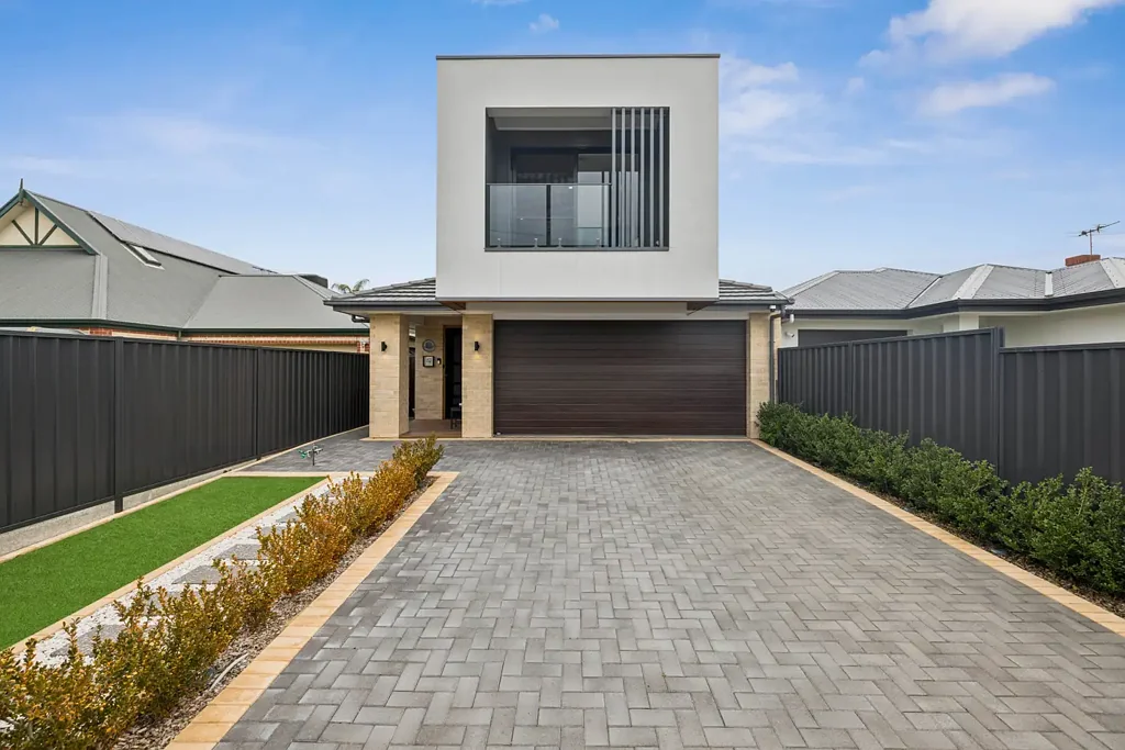 South Plympton 5Habitaciones Contemporary Luxury, Effortless Living & Exceptional Flexibility in the Heart of South Plympton