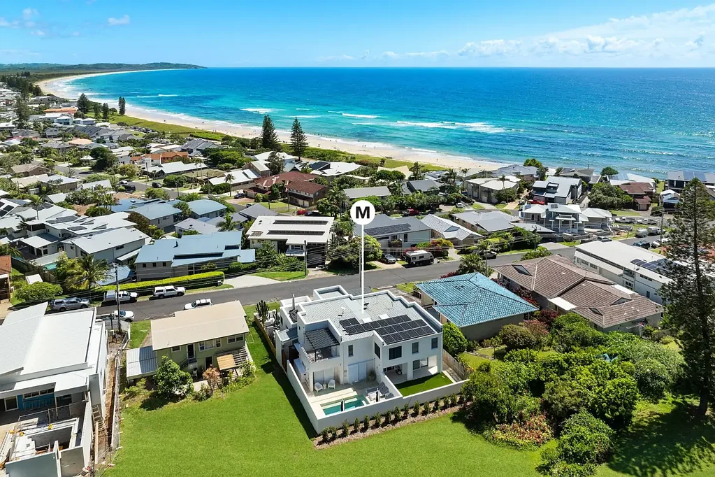 Lennox Head 4ਬੈੱਡਰੂਮ Luxurious Lennox Head haven with cinematic ocean vistas