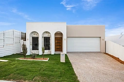 5 Redberry Crescent, Morayfield