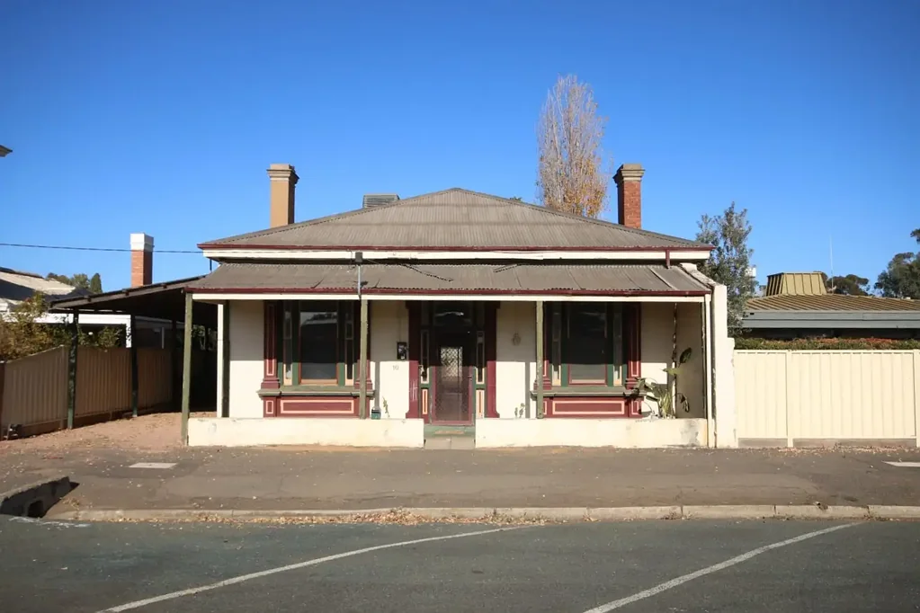 Elmore 4 Bedroom A GREAT OPPORTUNITY IN HISTORIC ELMORE