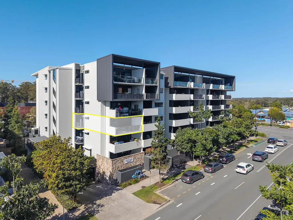 Sippy Downs 3房  Renovated, Light-Filled Corner Apartment with Exceptional Convenience
