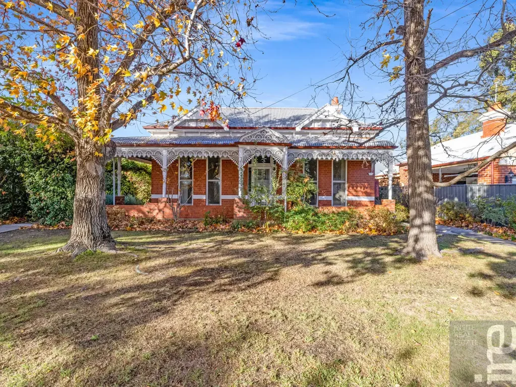 Central Wangaratta Living – Space, Character & Convenience!