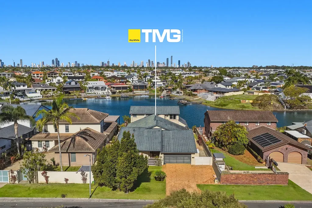 Carrara 6ਬੈੱਡਰੂਮ Owners Instructions Are Clear - This Property Will Be Sold At Auction If Not Prior