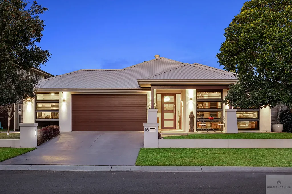 Oran Park 4房 精心呈现，卓越生活与娱乐空间 Immaculately Presented with Exceptional Living & Entertaining