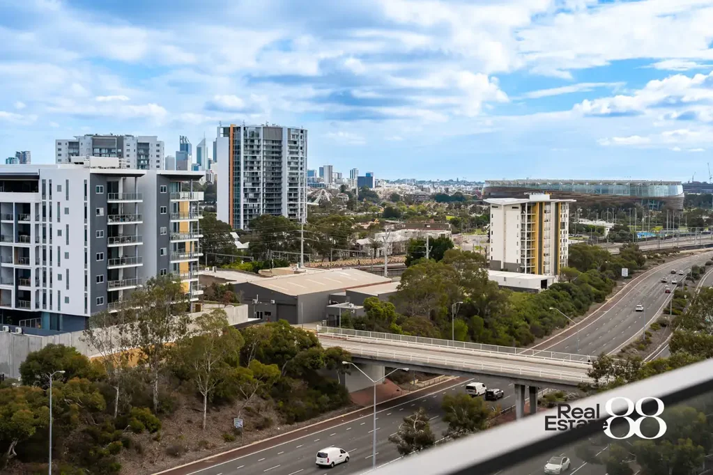 Rivervale 1 Bedroom Top-Floor Living with City Views