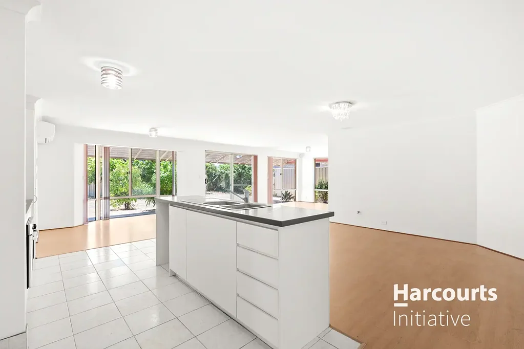 1 Kensington Way, Pearsall, WA 6065