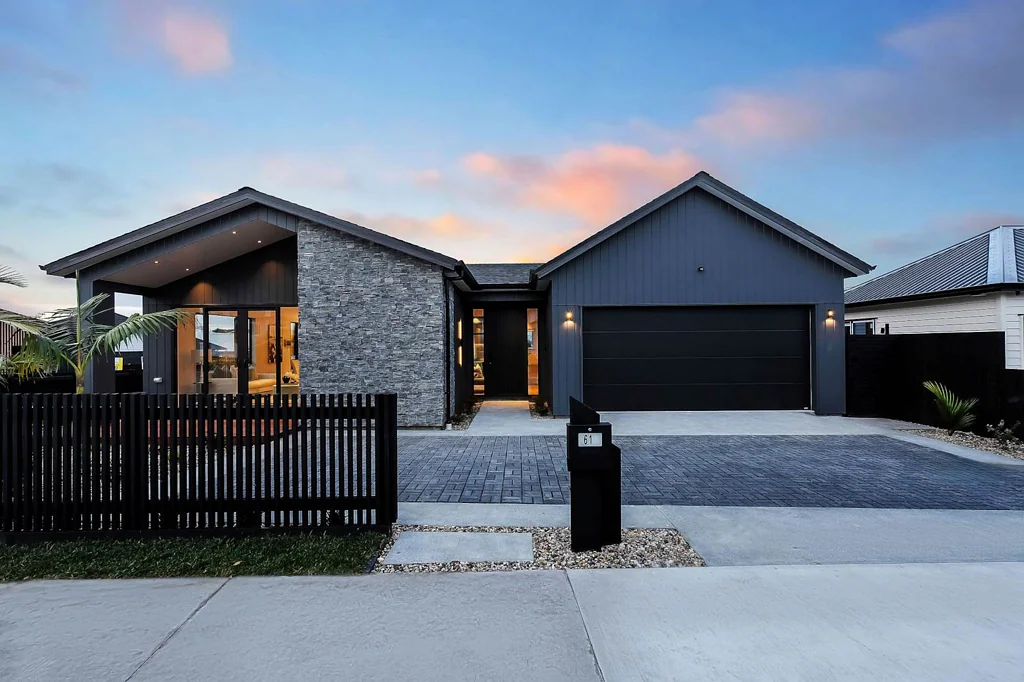 Milldale 5침실 Corner Comfort with Courtyard & Granny Potential