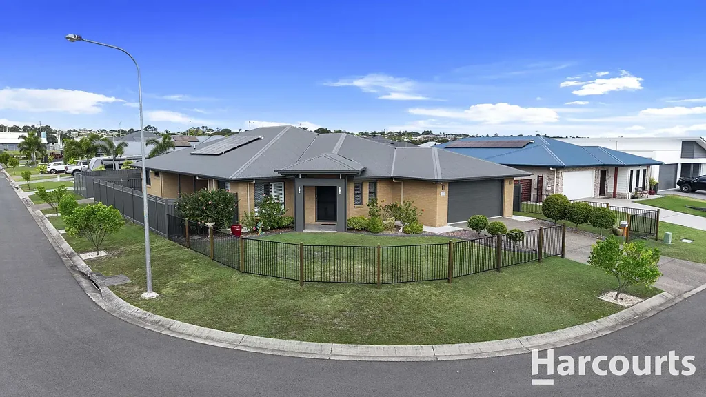Kawungan 5 Bedroom Refined Coastal Living with Separate Guest Retreat- in Hervey Bay's Premier Pockets!