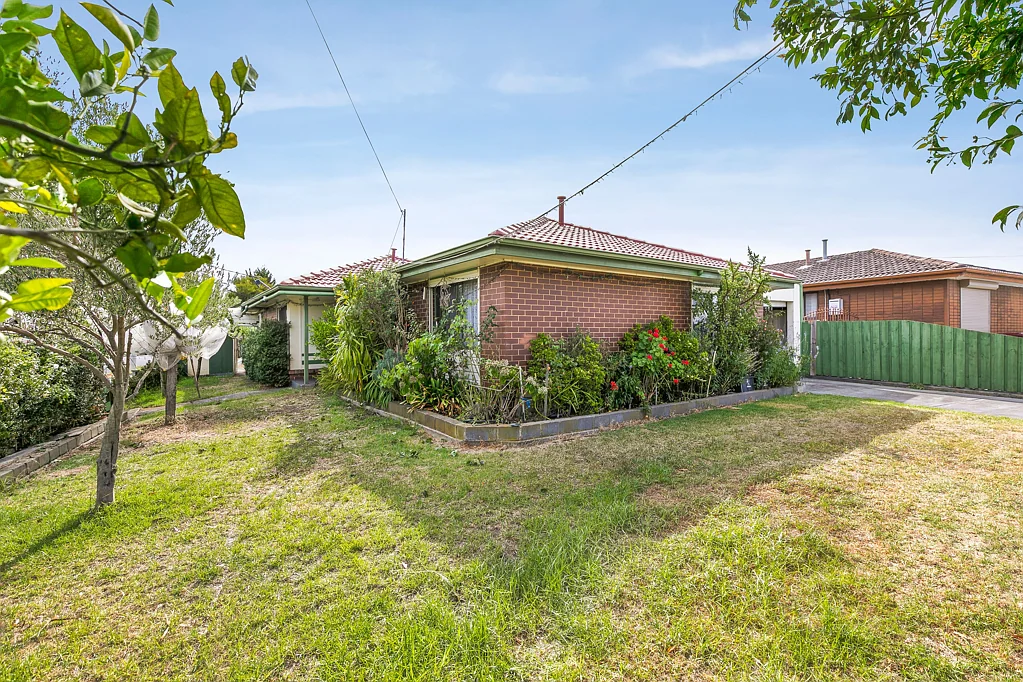 2 Rokewood Crescent, Meadow Heights, VIC 3048