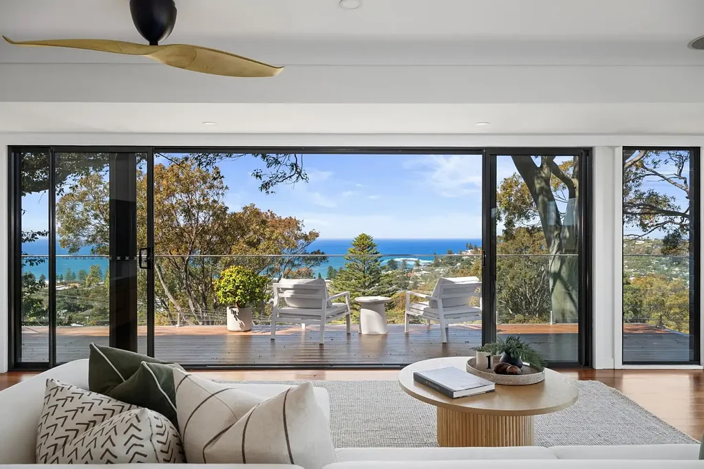 Newport 4कमरा Coastal Luxury, Panoramic Views & Effortless Living