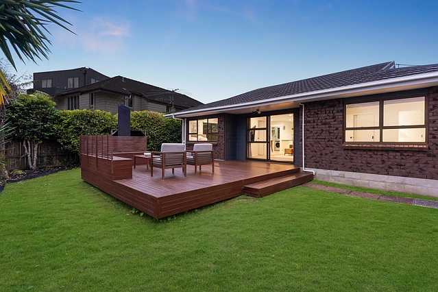 2/508 East Coast Road, Windsor Park, North Shore City