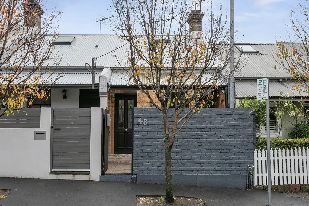 Leichhardt 2Moenga Character-Filled Urban Retreat with Rear Lane Access