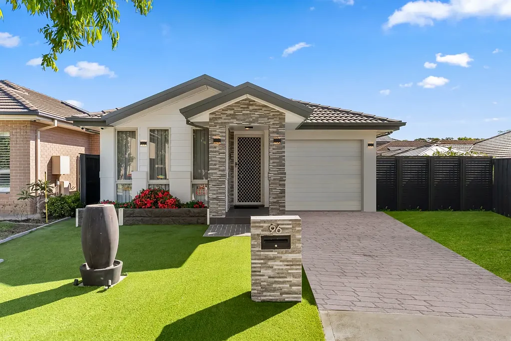 Modern 4-bedroom Family Home