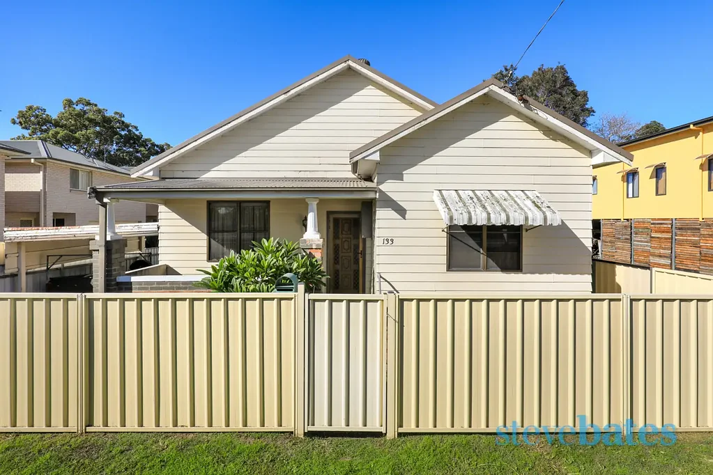 Raymond Terrace 3ਬੈੱਡਰੂਮ Solid Home, Walk to the CBD with Future Potential