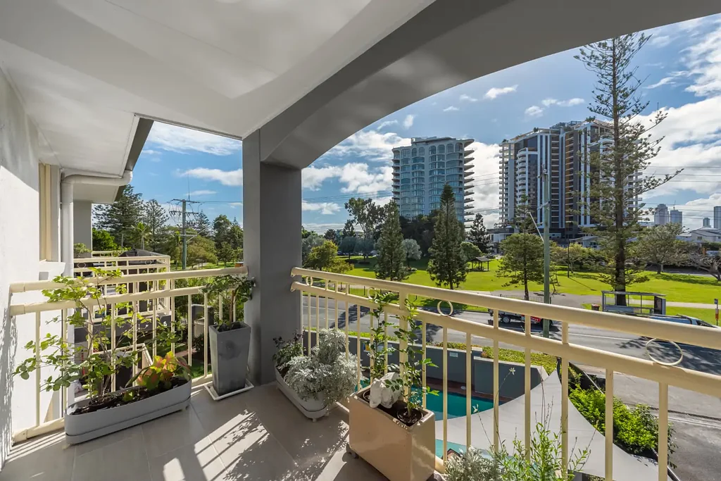 Surfers Paradise 2chambre Sunlit Parkside Living in the Heart of Chevron Island
