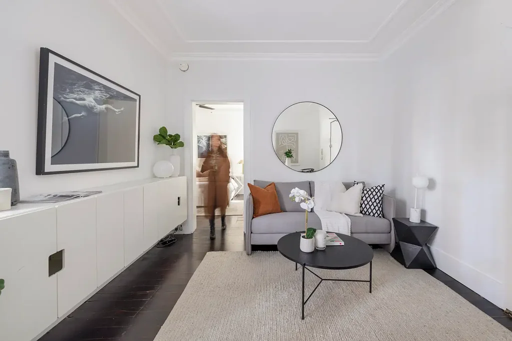 Potts Point 1ਬੈੱਡਰੂਮ Ground-floor courtyard home in Art Deco building