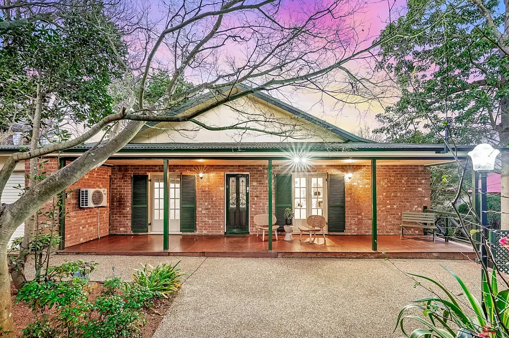 Thornleigh 4Kwarto Charming Home with development potential (STCA)