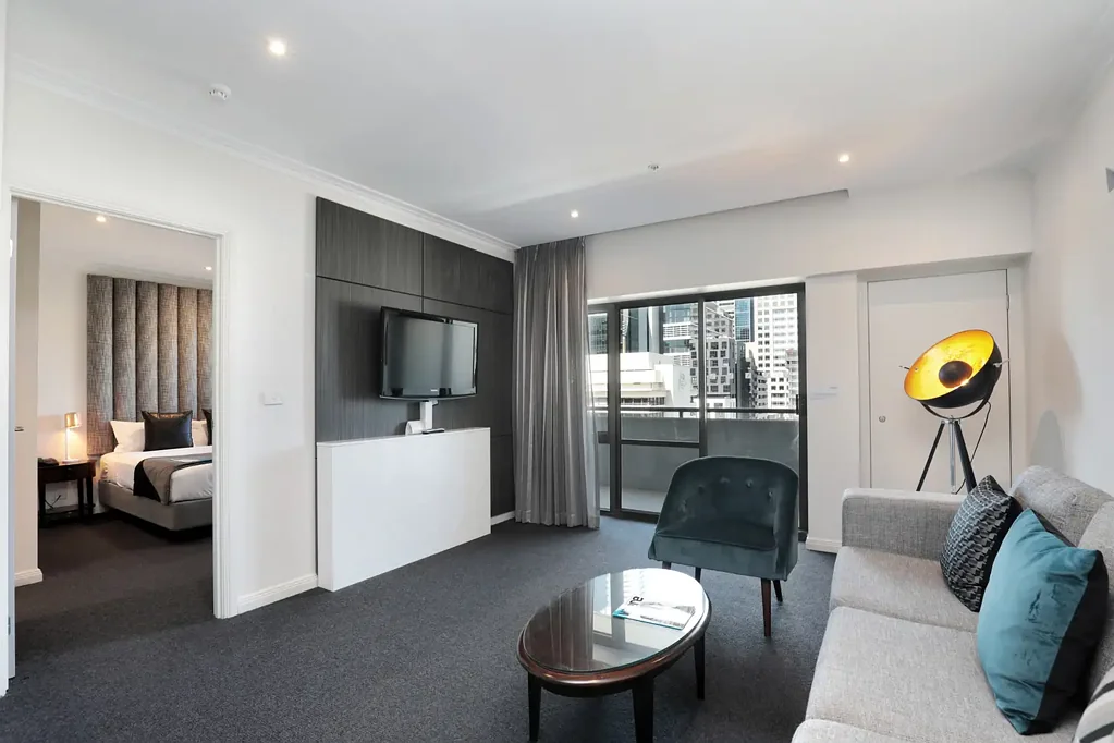 Melbourne 1Kwarto MANTRA'S PREMIER CBD PROPERTY- HUGE 9.7 % RETURN - 
OCCUPY IN NOVEMBER 2029...