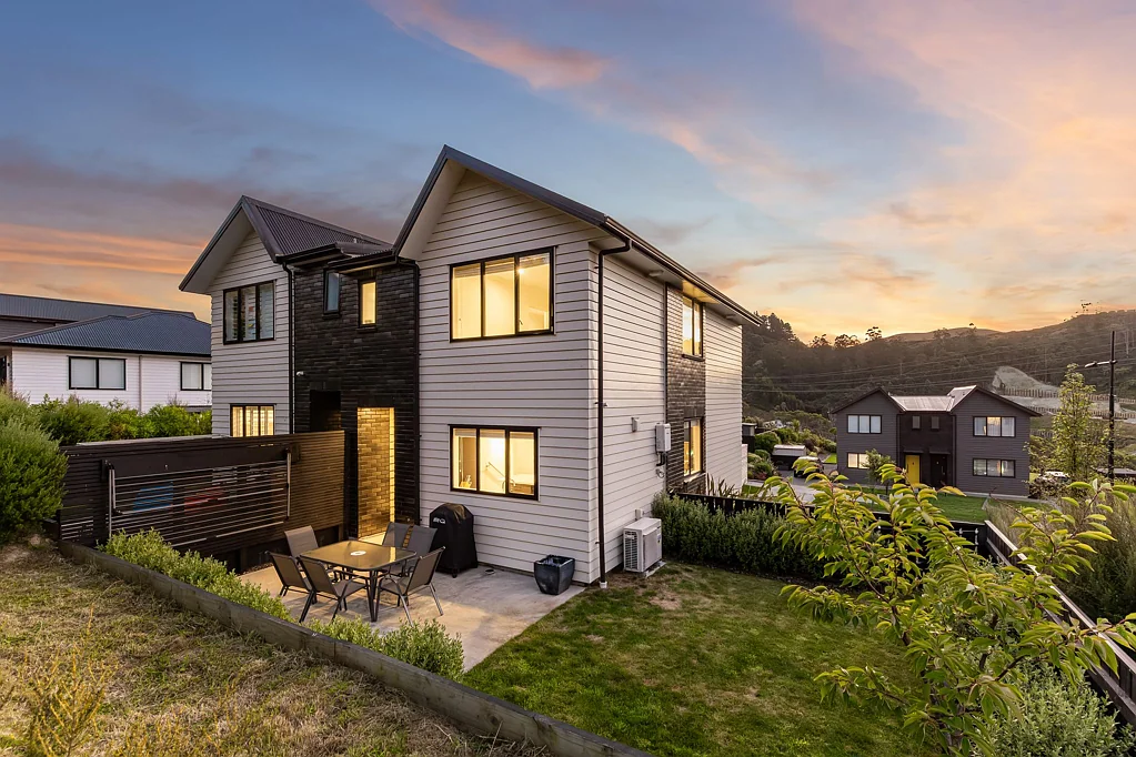 7 Holystone Road, Whitby, Porirua, Wellington