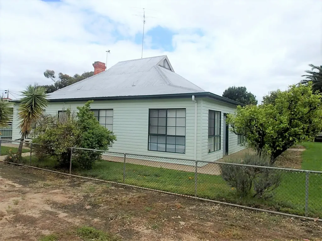 7 Osborne St, Urana, NSW 2645