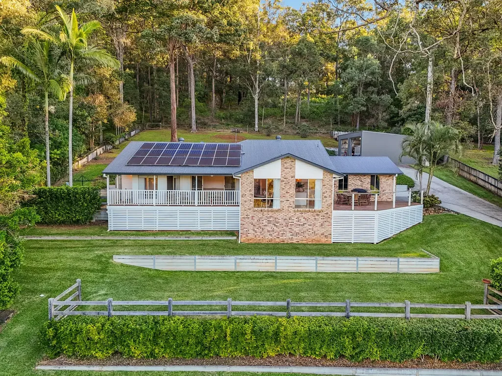 Mount Nathan 4房  Newly Renovated Family Haven on 4700m² with Highbay Shed and Hoist