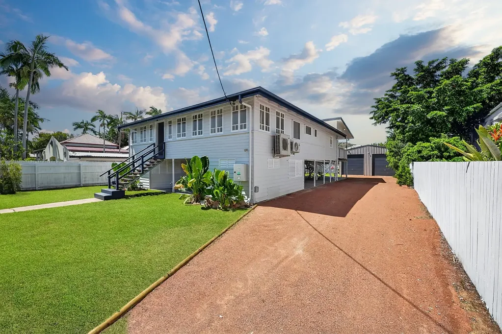 15 Philp Street, Hermit Park, QLD 4812