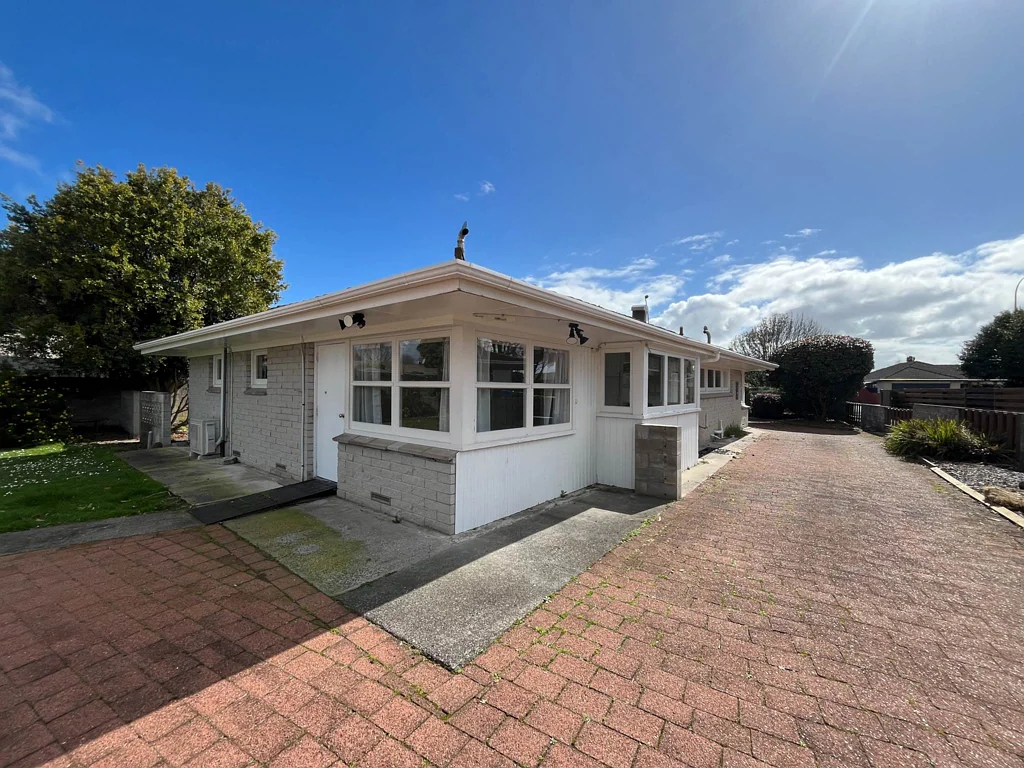 Spacious Family Living – 93 Manuroa Rd, Takanini