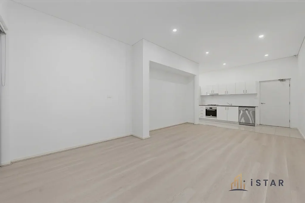 Campbelltown 1 Slaapkamer Spacious Ground Floor Apartment | Private Courtyard | 172sqm on Title