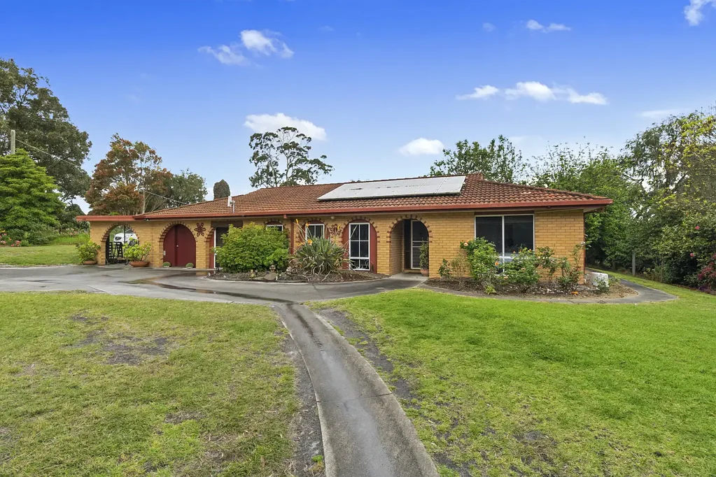 Yarram 4房  Bold Character, Rural Freedom & Dual-Living Flexibility on 3,656m²