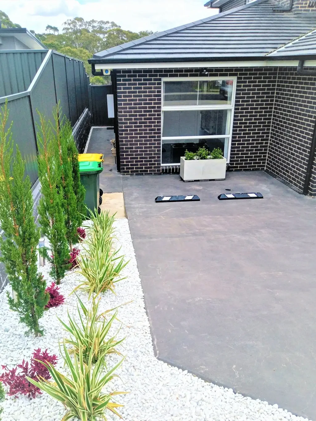 Modern Granny, flat Gas and water included in this rent pric
