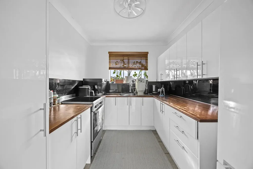 Chermside 2房 精品综合楼公寓 东向私人阳台 800米Westfield 电动车库 低维护生活 Elevated Living in the Heart of Chermside