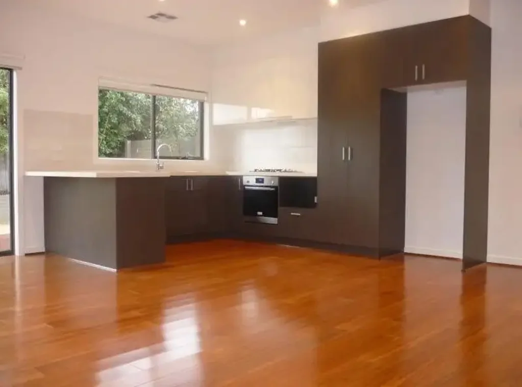 FANTASTIC – LIVING | FLARE REAL ESTATE