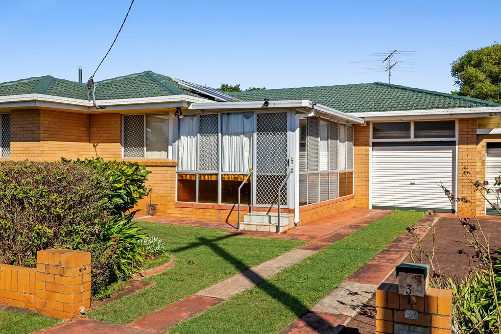 Harristown 3બેડરૂમ INVEST & HOLD OR RENOVATE & REAP THE REWARDS