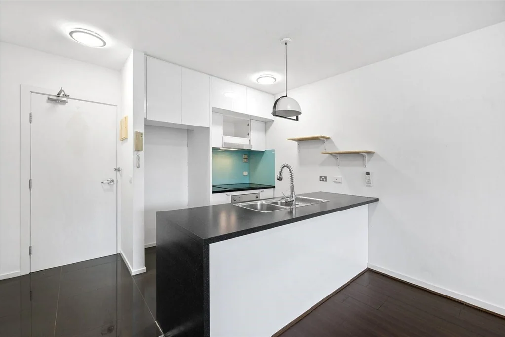 Modern Living with a Flexible Study Space