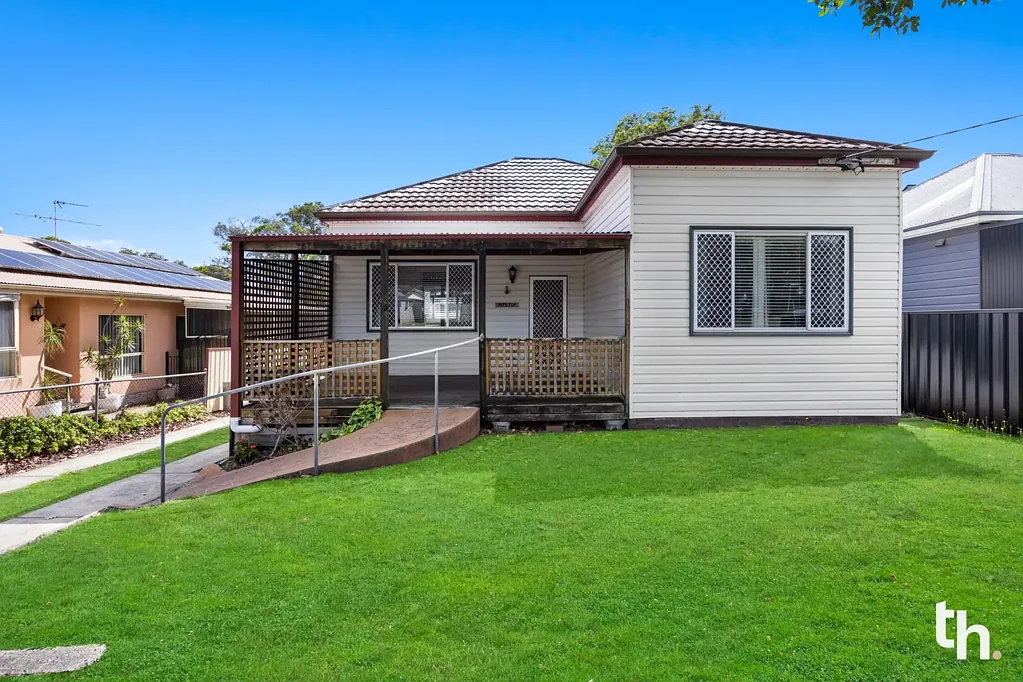 11 Poyner Avenue, Glendale, NSW 2285