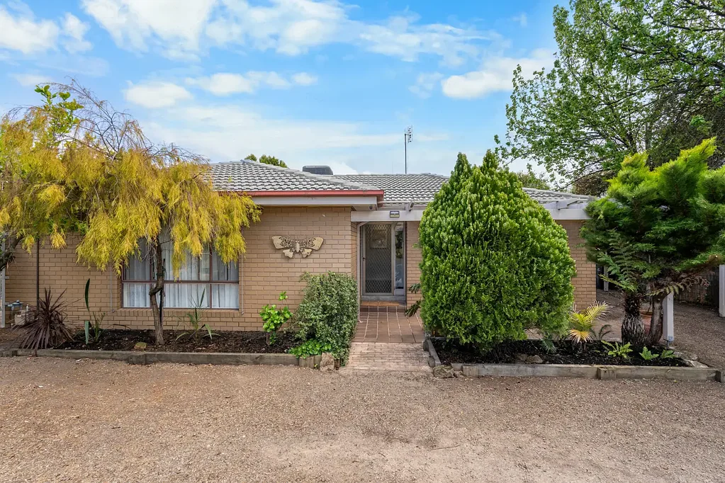 Euroa 2ਬੈੱਡਰੂਮ Tranquil Euroa Haven: Fully Renovated, Lifestyle Perfect