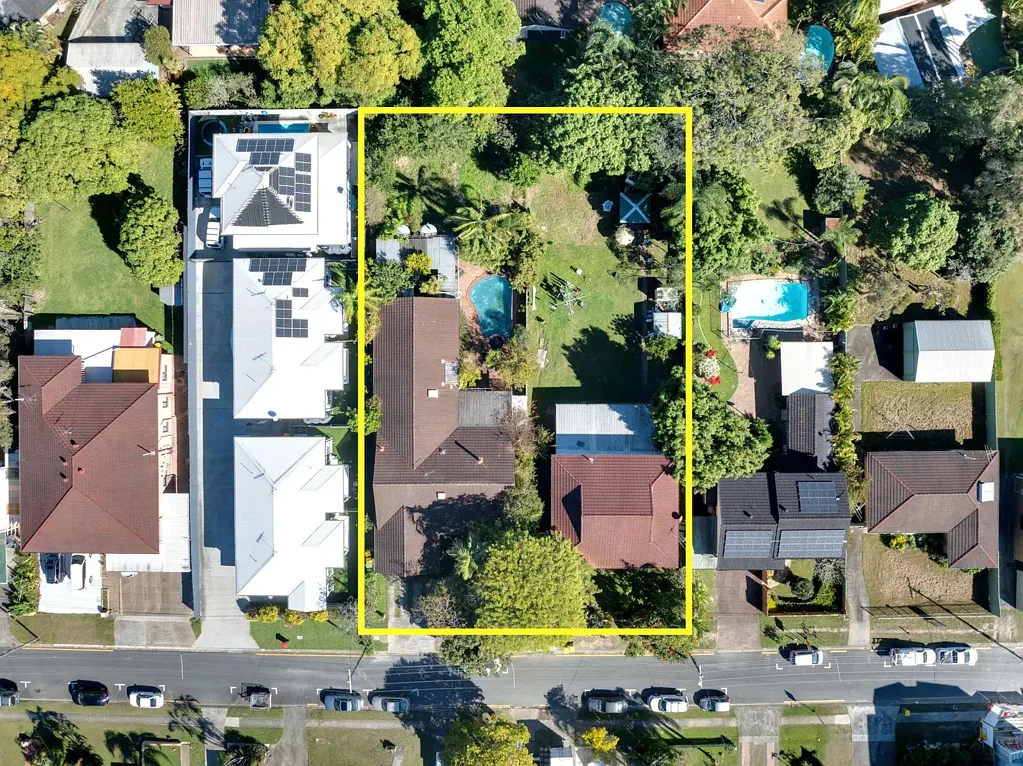 Springwood 8ਬੈੱਡਰੂਮ 9 & 11 Lorimer Street, Springwood - Superb Development site in SEQ