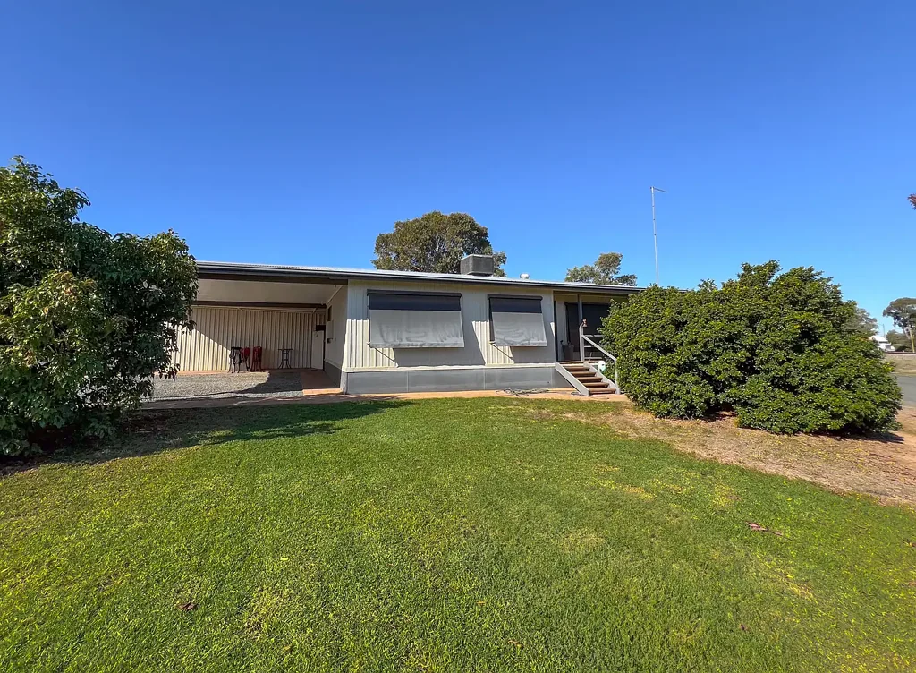 West Wyalong 4બેડરૂમ Great Family Home For Sale