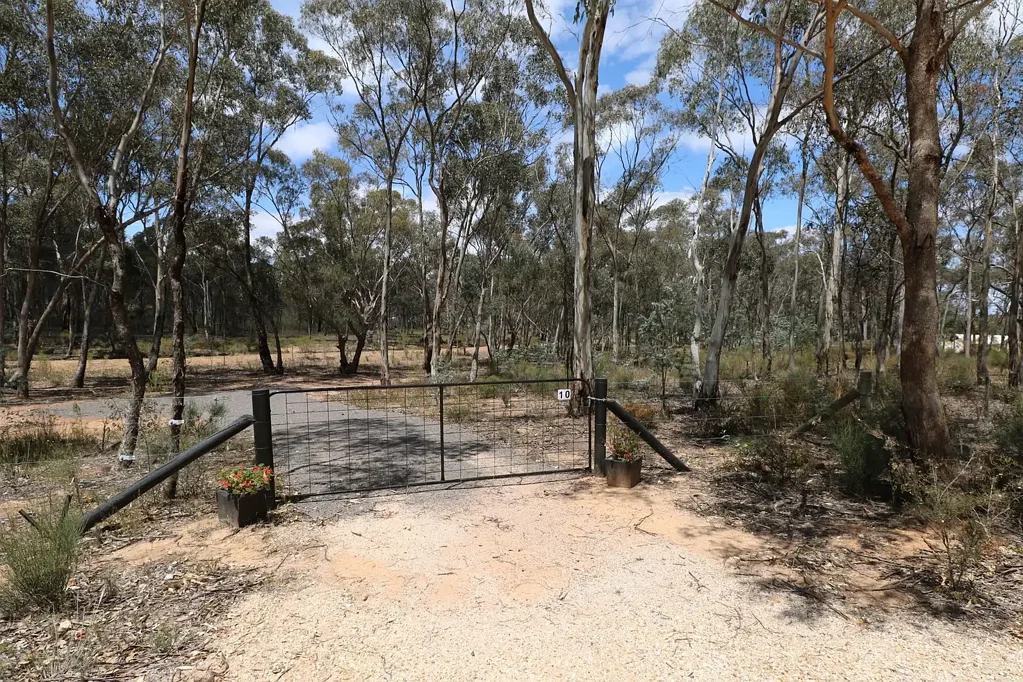 Dunolly IDEAL WEEKENDER OR PROSPECTORS BASE.