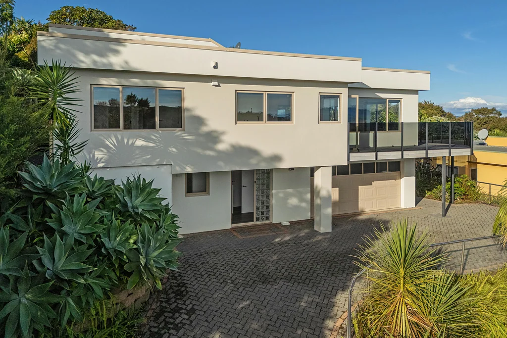 Whitianga 3房  SEA VIEWS, ELEVATED, DOUBLE-GLAZED AND A SURPRISE!