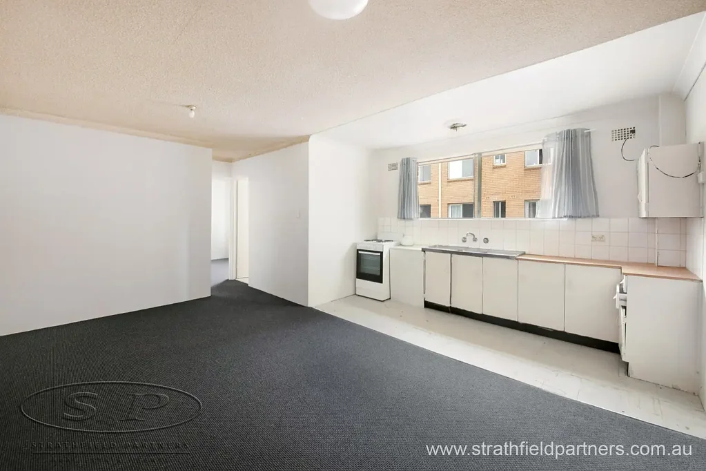 Convenient, Walk to station!