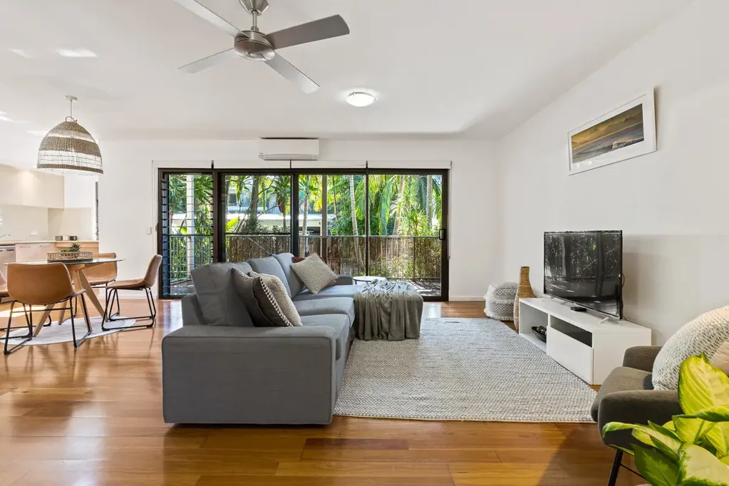 Suffolk Park 2 Bedroom Contemporary Apartment in a Tightly Held Beachside Suffolk Park