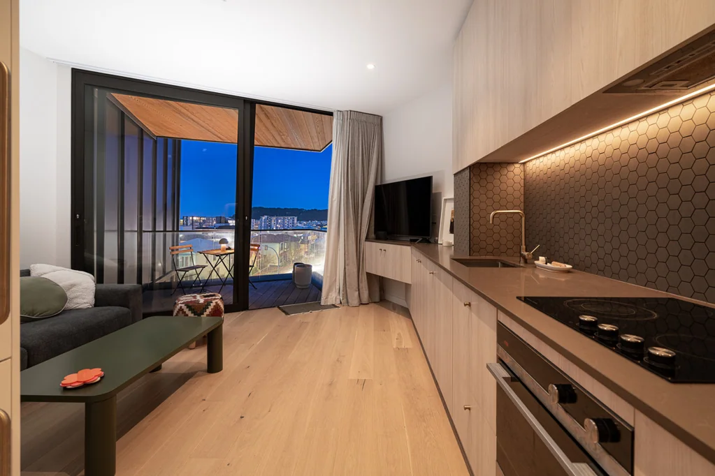 Te Aro 1 Bedroom SLEEK! CHIC! MOTIVATED VENDOR! BEO $455,000
