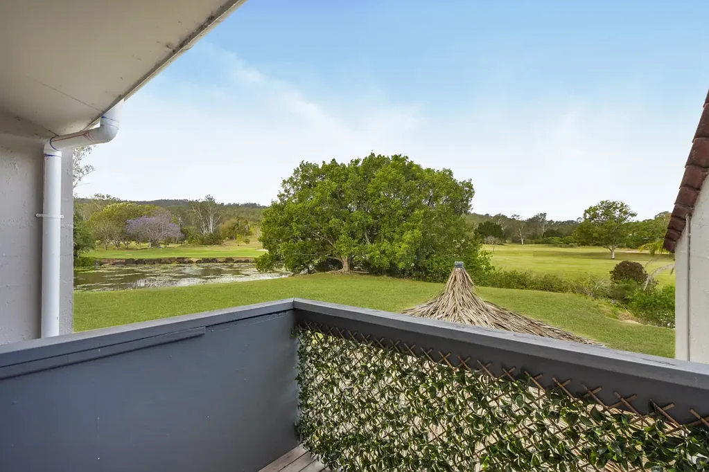 Kooralbyn 2房 尽享 Scenic Rim 生活与高尔夫球场景观 Scenic Rim Living with Golf Course Views