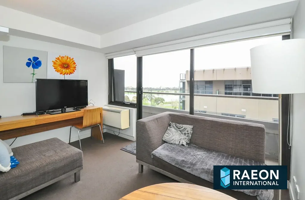 Superb St Kilda Rd Fully Furnished Apartment with Secure Car space at the Seasons Heritage