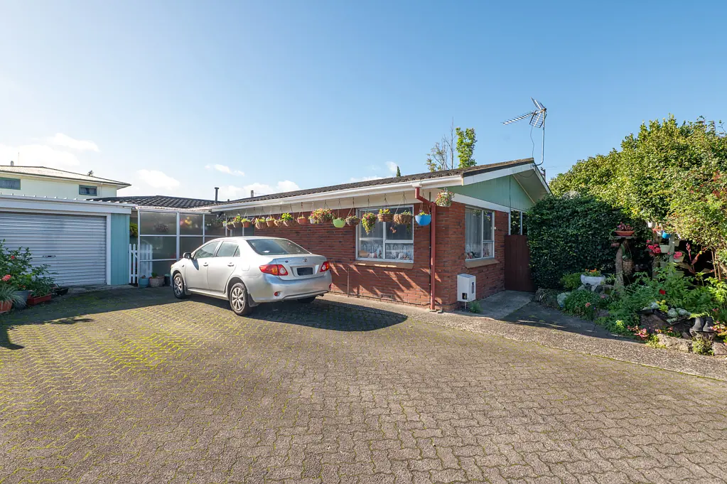 Mangakakahi 3 Bedroom Cosy Home or Smart Investment in Handy Location